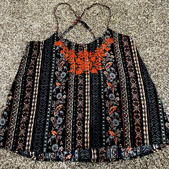 Hollister Tops - Hollister XS Tank Adjustable Spaghetti straps cross in back Excellent condition